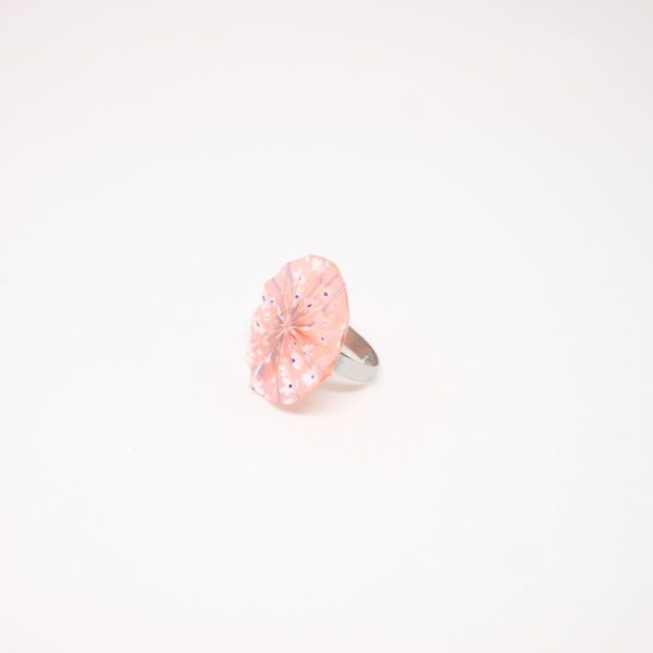 Bague fleur pliée en papier washi rose sur monture argentée